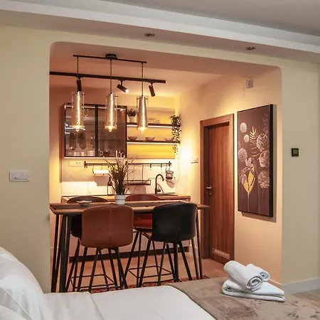 N10 Apartment *