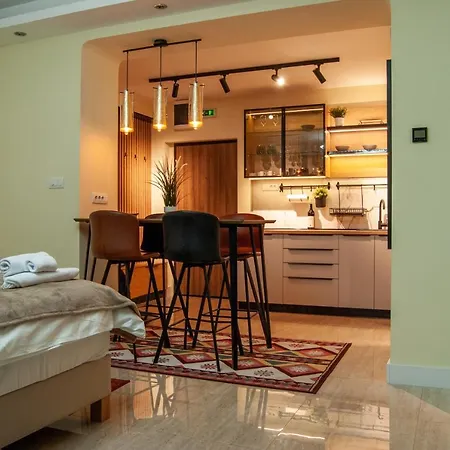 N10 Apartment *