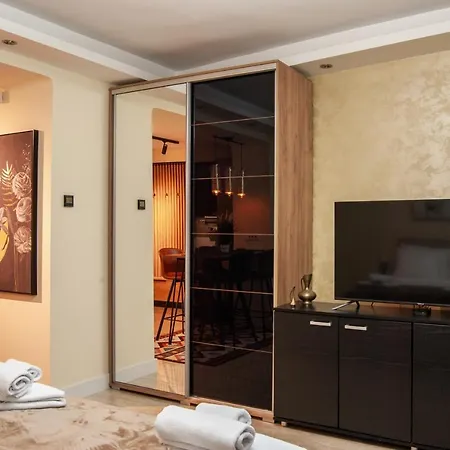 Apartment N10 *