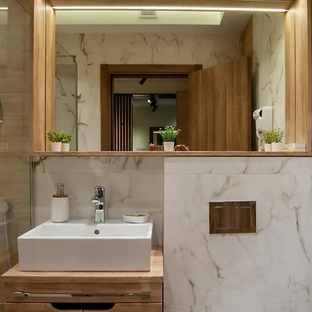N10 Apartment *